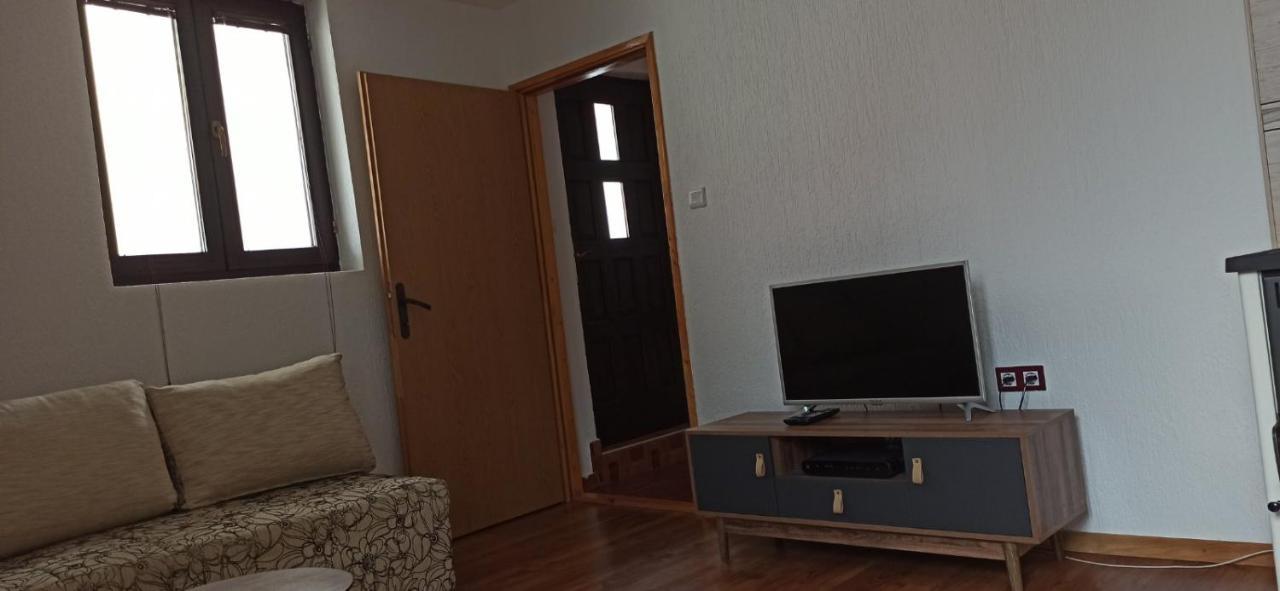 Apartment And Rooms D&J Zabljak  Ngoại thất bức ảnh