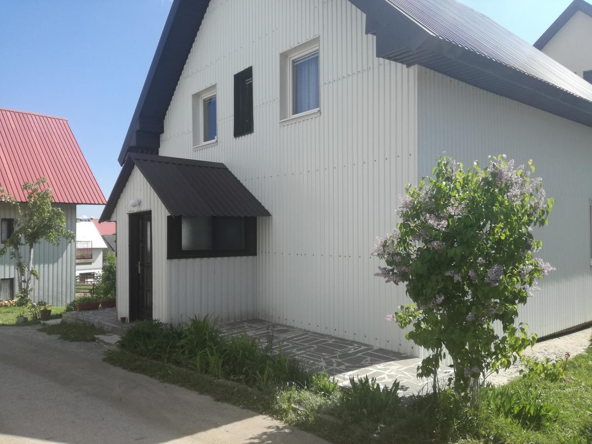 Apartment And Rooms D&J Zabljak  Ngoại thất bức ảnh